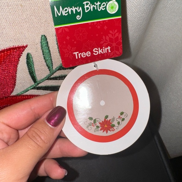 Poinsettia tree skirt NWT - Picture 4 of 5